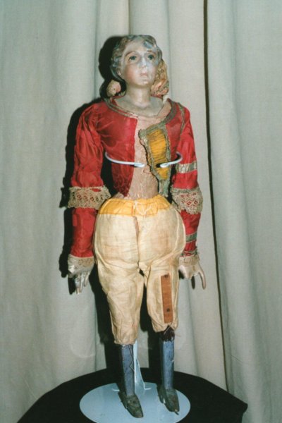 statua del presepe prima del restauro